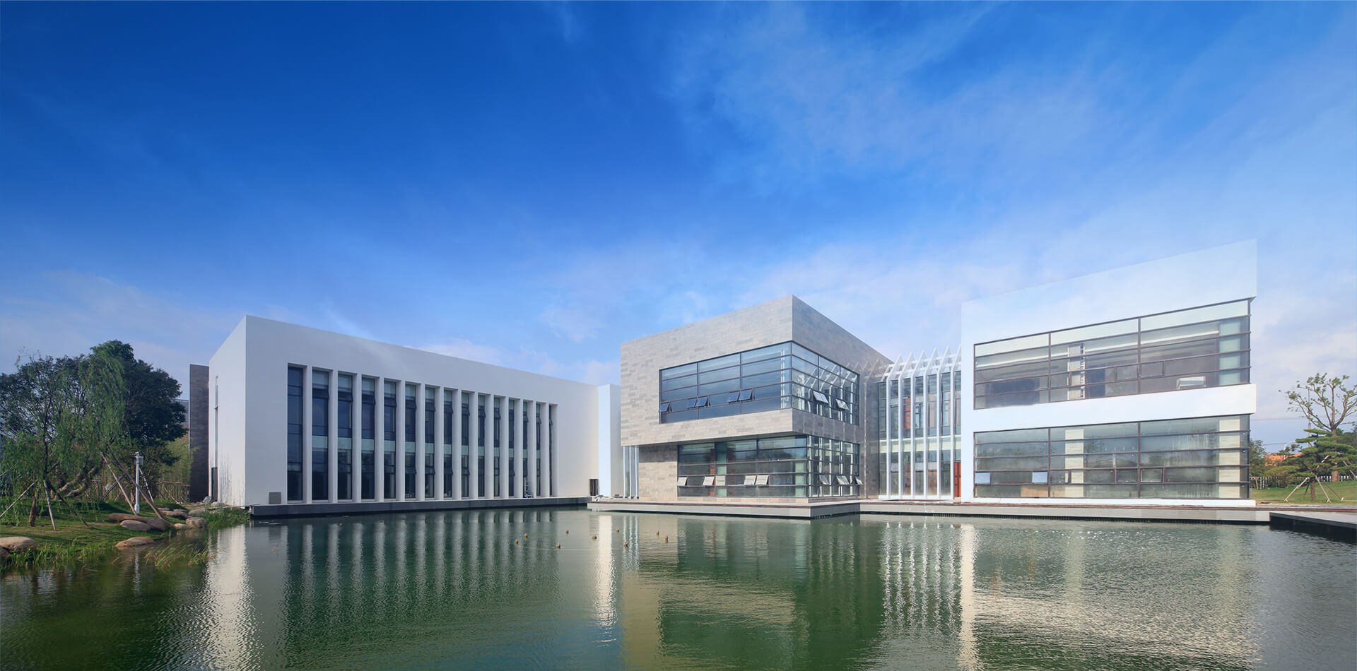 维多利亚老品牌vic(集团)官方网站